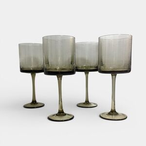 Set 4 Vintage Y2K Studio Nova Columbus Circle Wine Glasses